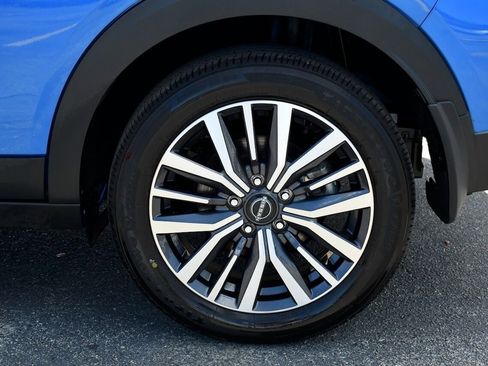 Used 2024 Nissan Kicks SV image 12