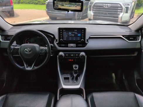 Used 2019 Toyota RAV4 Limited w/ Cold Weather Package FWD image 14