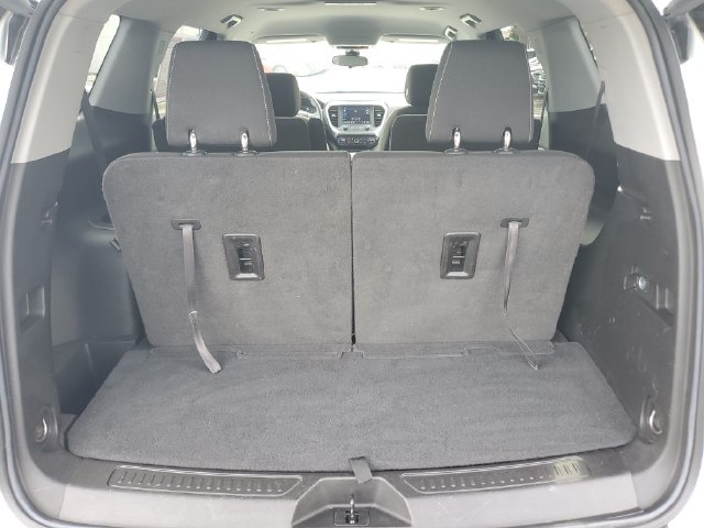Used 2022 GMC Acadia SLE w/ Driver Convenience Package FWD image 7