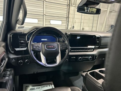 Used 2025 GMC Sierra 1500 SLT AWD/4WD image 5