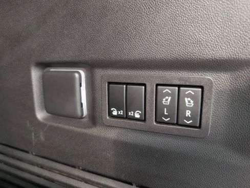 Certified 2024 GMC Yukon SLT w/ SLT Premium Package image 14