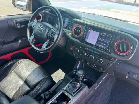 Used 2020 Toyota Tacoma TRD Sport w/ TRD Premium Sport Package AWD/4WD image 20
