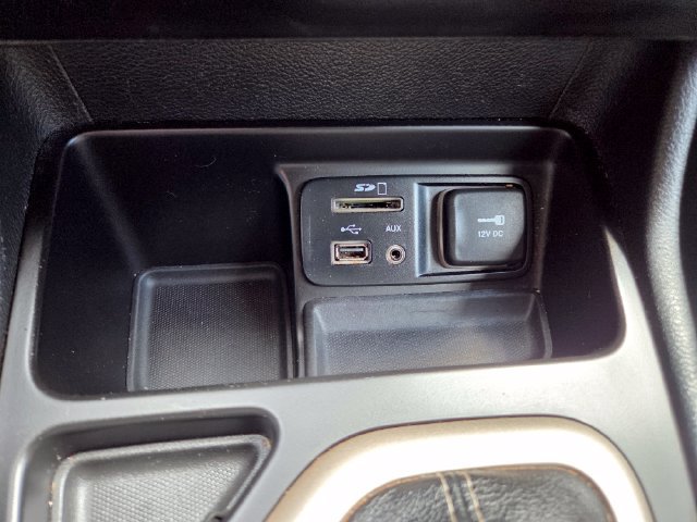 Used 2014 Jeep Cherokee Limited FWD image 29
