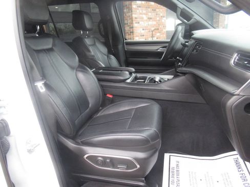 Used 2024 Jeep Wagoneer Series II AWD/4WD image 6