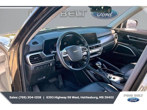 Used 2025 Kia Telluride S FWD image 11