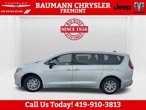 New 2026 Chrysler Voyager LX FWD image 9
