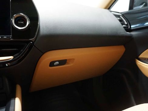 Used 2025 Lexus NX 250 FWD image 11