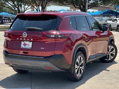 Used 2021 Nissan Rogue SV w/ Premium Package FWD image 4