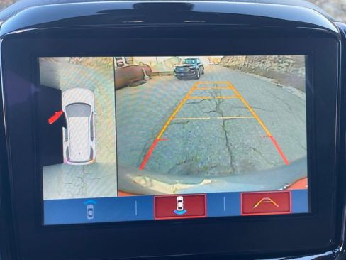 Used 2019 Chevrolet Traverse LT w/ LT Premium Package image 24