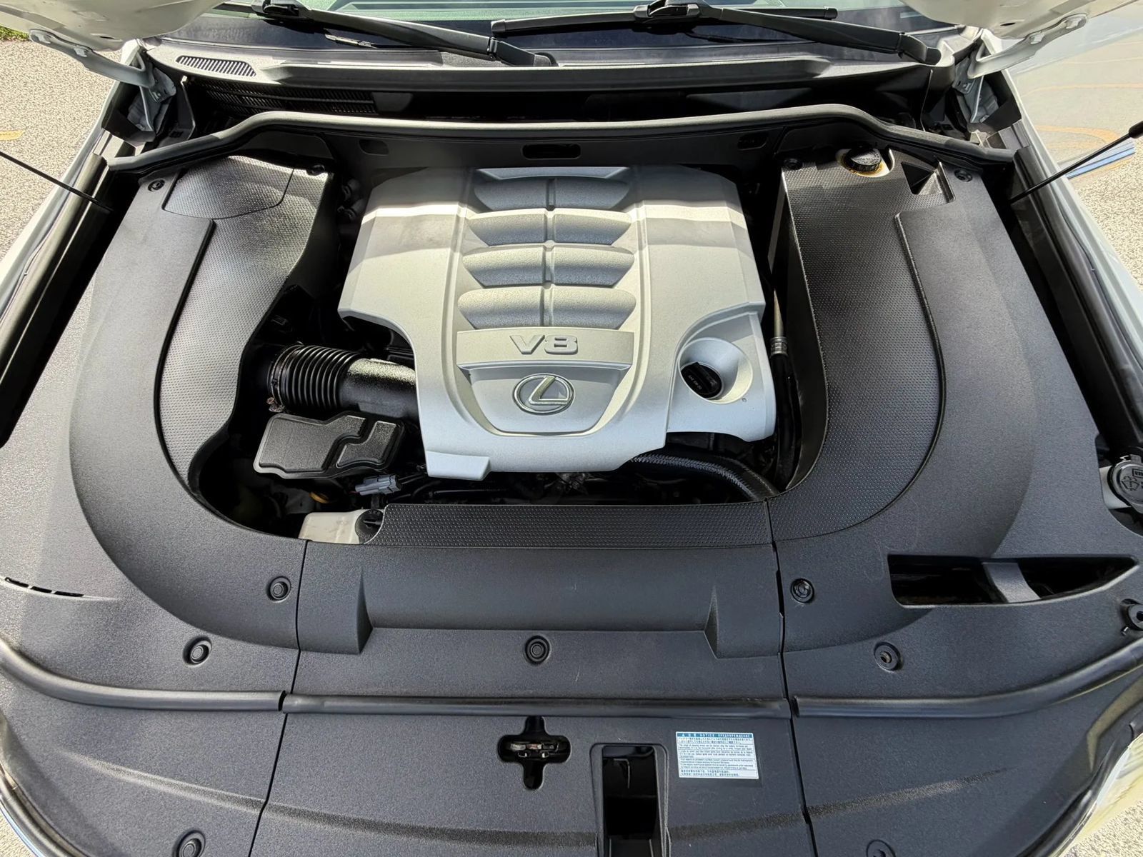 Used 2013 Lexus LX 570 4WD w/ Luxury Pkg image 84