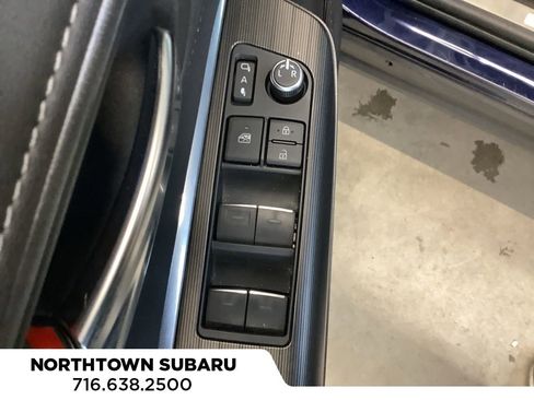 Used 2023 Toyota Venza Limited AWD/4WD image 20
