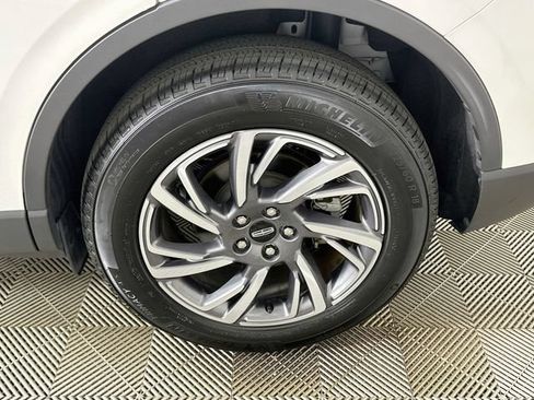 Used 2023 Lincoln Corsair FWD w/ Rear Removable Package Tray image 23