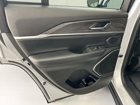 Used 2024 Jeep Grand Cherokee Limited 4xe image 28