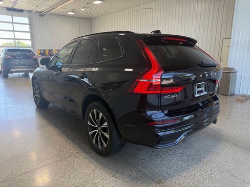 Used 2023 Volvo XC60 B5 Plus AWD/4WD image 3