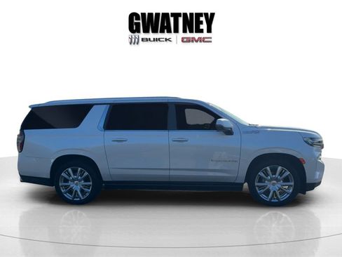 Used 2021 Chevrolet Suburban High Country image 7
