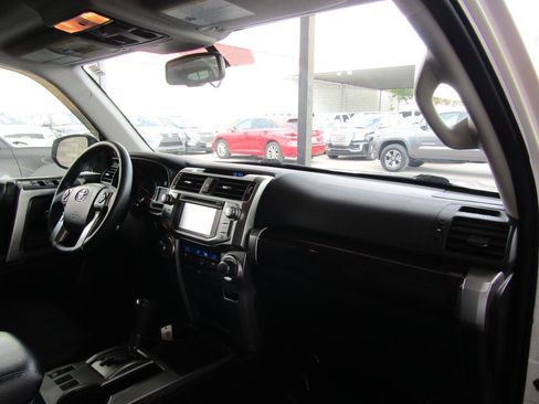 Used 2017 Toyota 4Runner Limited RWD image 11