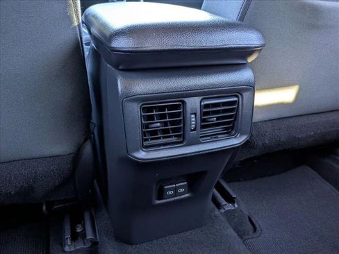 Used 2022 Toyota RAV4 XLE image 18