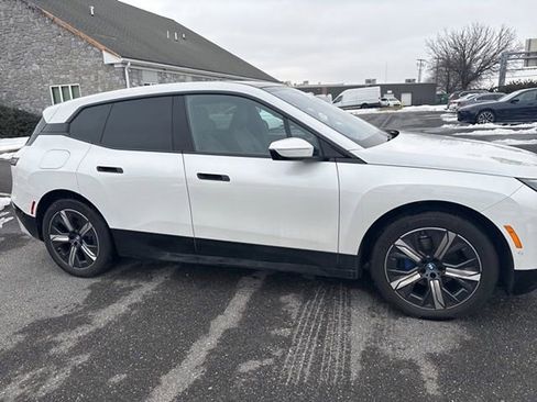 Certified 2024 BMW iX xDrive50 w/ Premium Package image 7