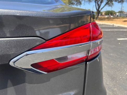 Used 2020 Ford Fusion SE image 13