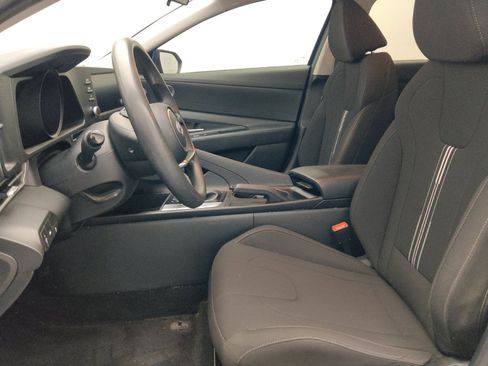 Used 2023 Hyundai Elantra SEL FWD image 17