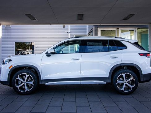 New 2026 Volkswagen Tiguan SE image 12