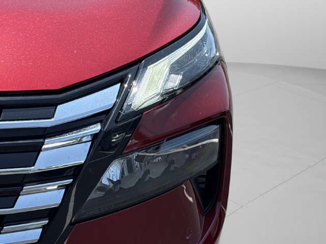 Certified 2025 Nissan Rogue SL FWD image 17