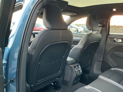 Certified 2023 Volvo C40 Recharge Core image 21