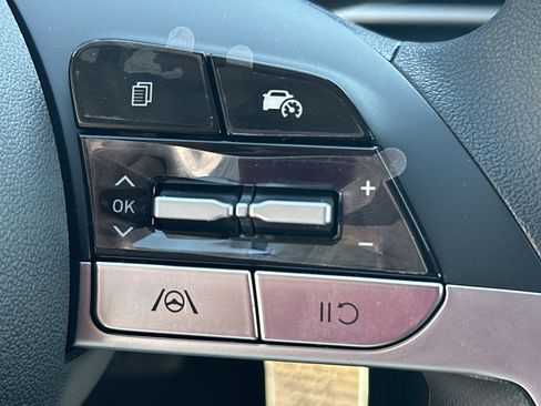 New 2026 Hyundai Elantra SE FWD image 21