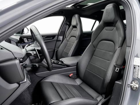 Used 2025 Porsche Panamera 4 image 5