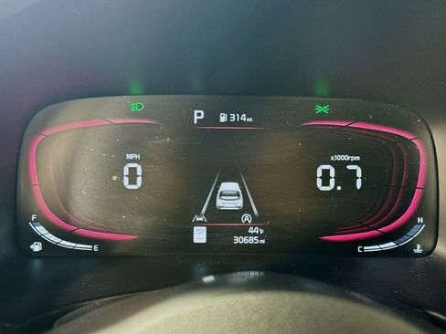 Used 2023 Kia Soul LX w/ LX Technology Package image 12