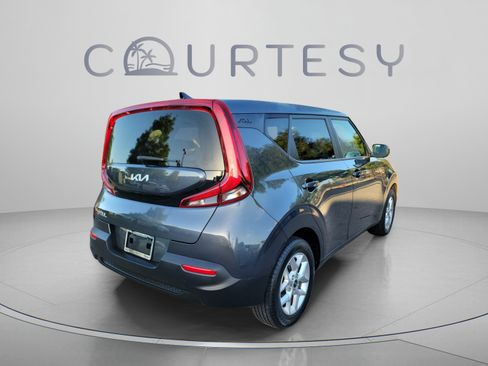 Used 2022 Kia Soul LX w/ Technology Package FWD image 11