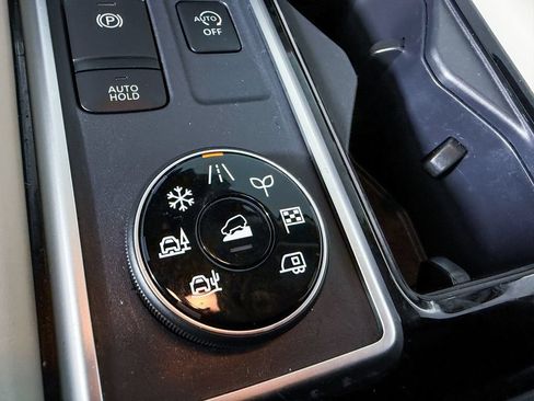 Certified 2024 Nissan Pathfinder SL AWD/4WD image 24