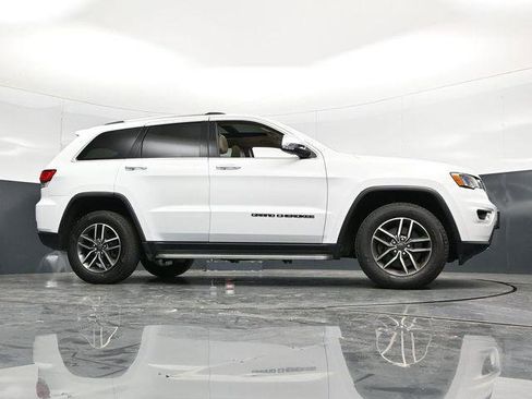 Certified 2021 Jeep Grand Cherokee Limited w/ Sun & Sound Group AWD/4WD image 65