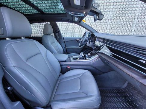Used 2022 Audi Q8 Prestige AWD/4WD image 24