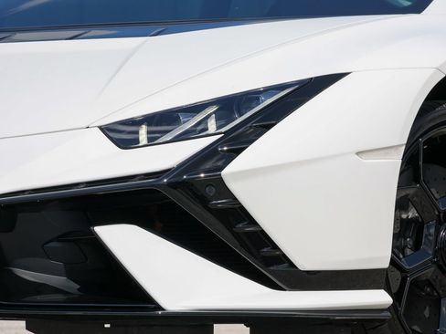 Used 2024 Lamborghini Huracan Tecnica RWD image 8