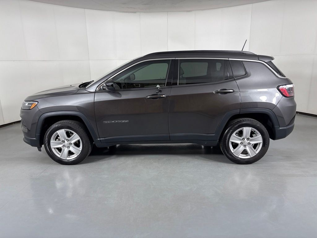 Used 2022 Jeep Compass Latitude AWD/4WD image 5