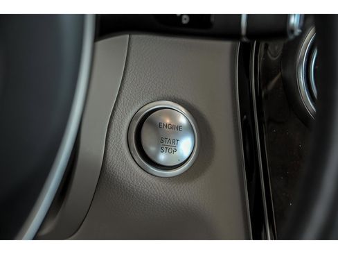 Used 2017 Mercedes-Benz C 300 4MATIC Sedan image 18