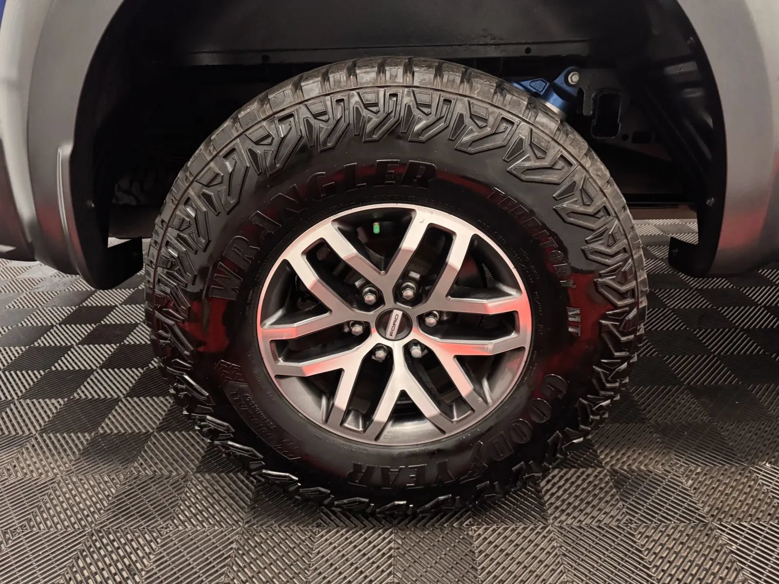 Used 2018 Ford F150 Raptor w/ Equipment Group 801A Mid AWD/4WD image 18
