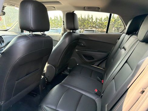 Used 2020 Chevrolet Trax Premier AWD/4WD image 8