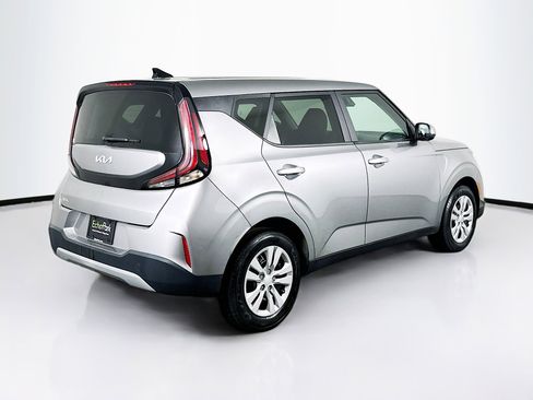 Used 2023 Kia Soul LX image 9