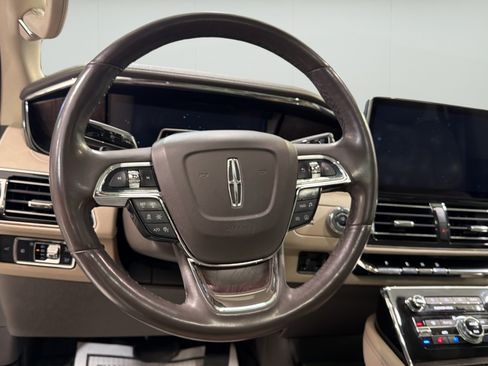 Used 2023 Lincoln Navigator Reserve AWD/4WD image 12