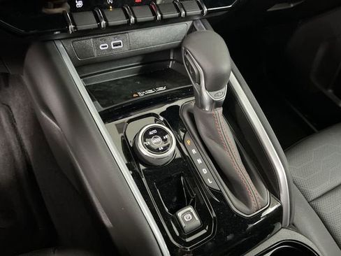 New 2025 Chevrolet Colorado Z71 w/ Midnight Edition image 16