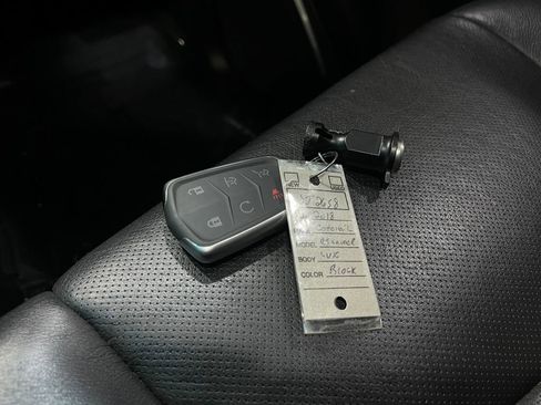 Used 2018 Cadillac Escalade Luxury image 40