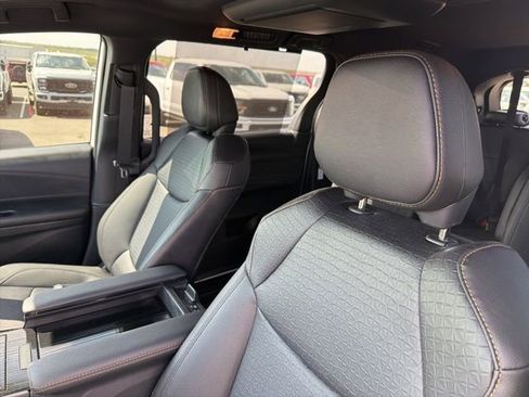 Used 2026 Toyota Sienna XLE Woodland Edition image 11