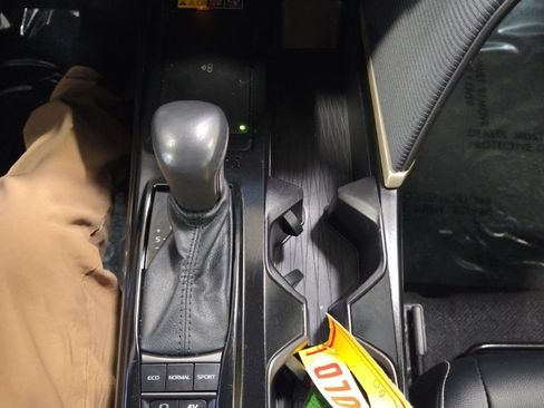 Certified 2025 Toyota Camry SE image 25