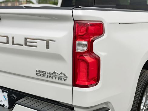 Used 2025 Chevrolet Silverado 1500 High Country image 3