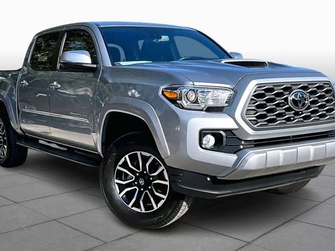 Used 2020 Toyota Tacoma TRD Sport w/ Technology Package image 3
