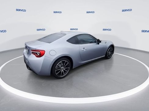 Used 2017 Toyota 86 image 8