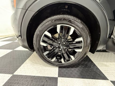 Used 2025 Kia Telluride SX Prestige image 11