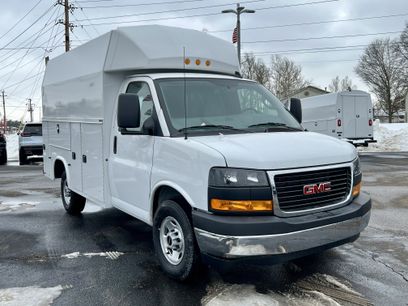 New 2025 GMC Savana 3500 w/ Power Convenience Package